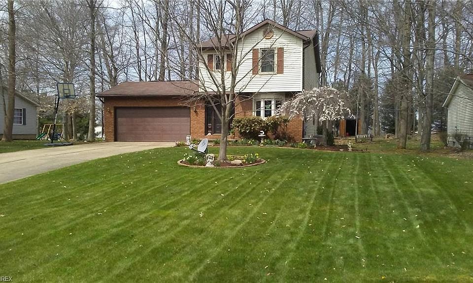 1st image of 370 Hickory Ln