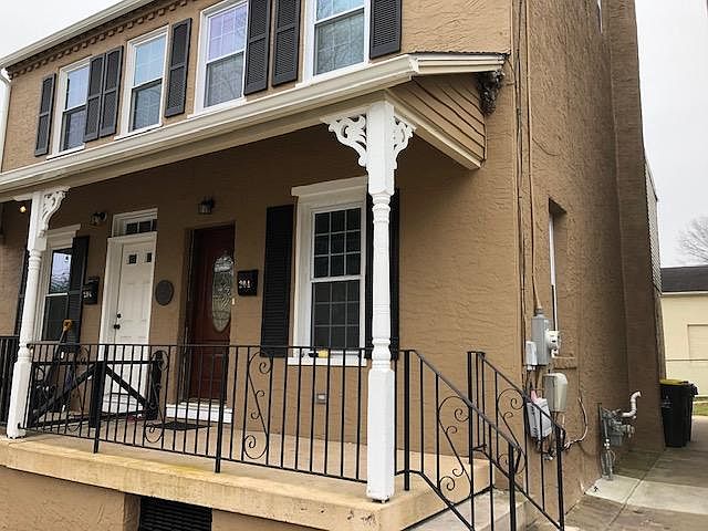 1st image of 204 E Linden St