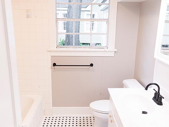 2nd image of 3905 Baltimore Ave #2