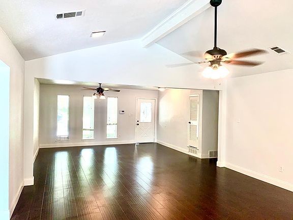 4th image of 1013 Bedford Ct W