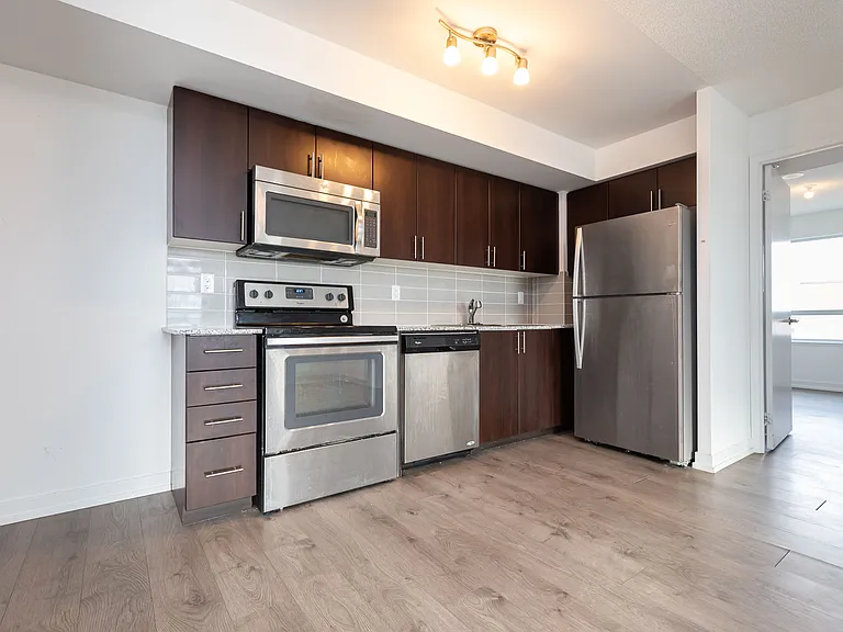 1410 Dupont St — Photo 21