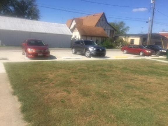 4th image of 8 S Saint Clair St