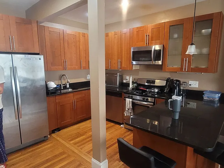 10 Saint Lukes Rd #4A — Photo 4