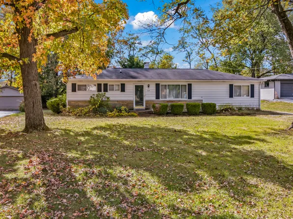 325 Shoshone Dr, Carmel, IN 46032