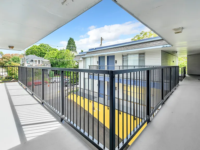 1804 NE Weidler St #17 — Photo 8