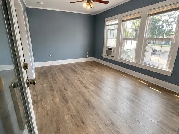 302 E Pine St #B, Ponchatoula, LA 70454