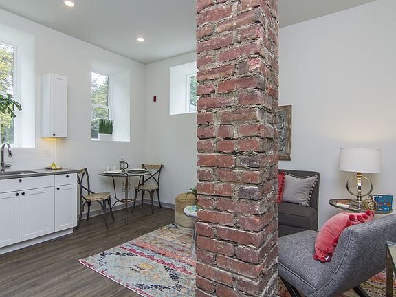 3rd image of 3460 Midvale Ave #2208052