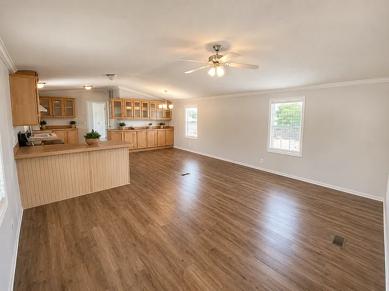 10372 Rebecca Creek Rd — Photo 3