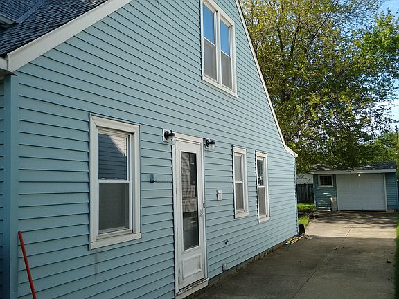 5th image of 13432 Astor Ave
