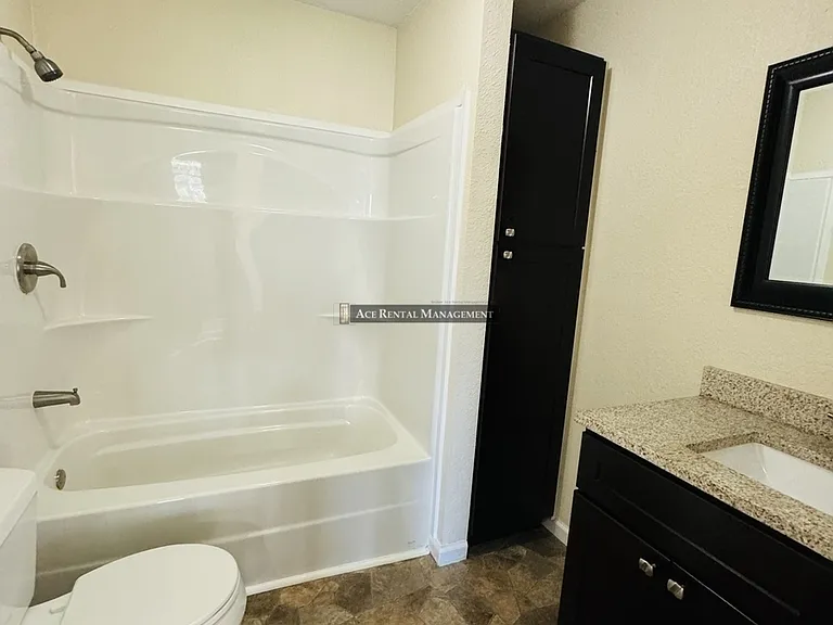 9865 Vernall Ln — Photo 6