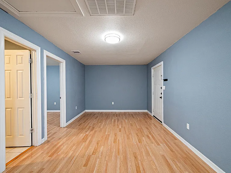 7815 Harding St #B — Photo 10