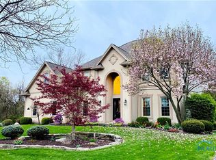382 Osage Ct, Perrysburg, OH 43551