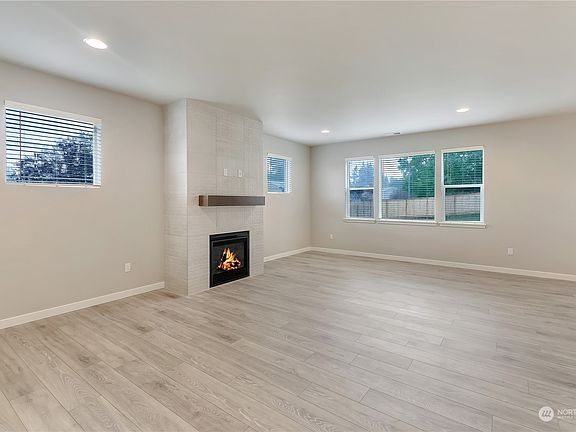 5th image of 15502 Bergh Court SE