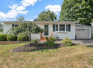 32 Cardinal Dr, Poughkeepsie, NY 12601