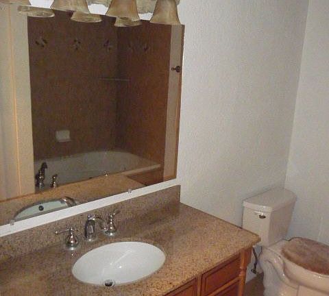 4th image of 435 Palm Dr