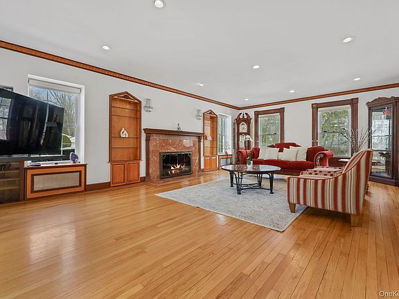 5th image of 401 Heathcote Road