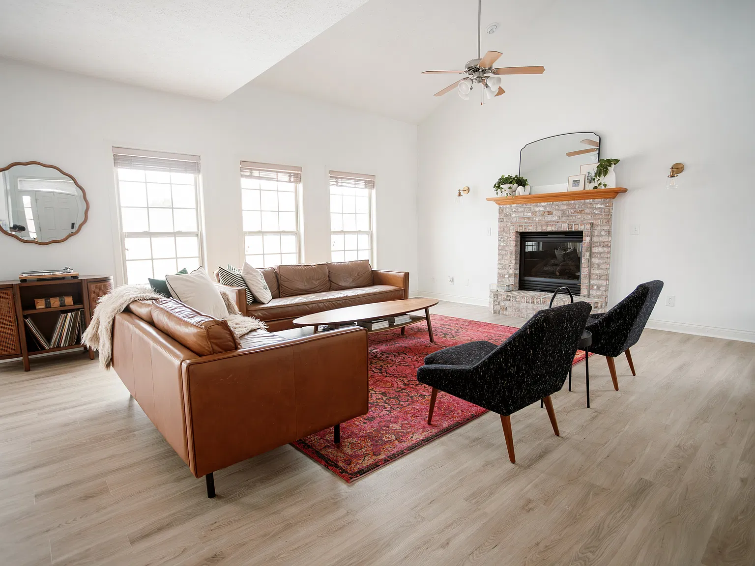 5 bed, 3040 sqft, $3,500 — Photo 3