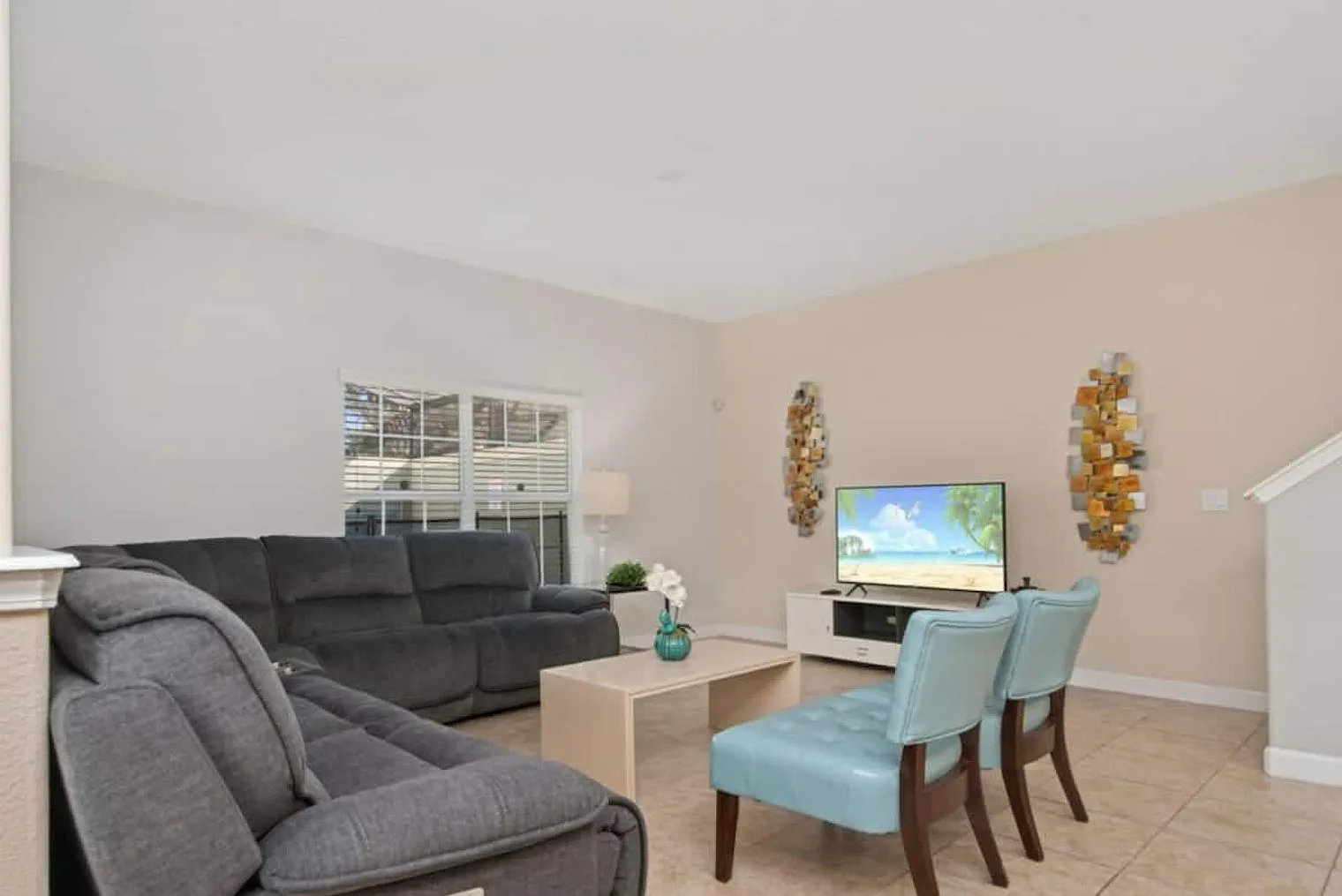5 bed, 4.0 bath, $4,308 — Photo 2