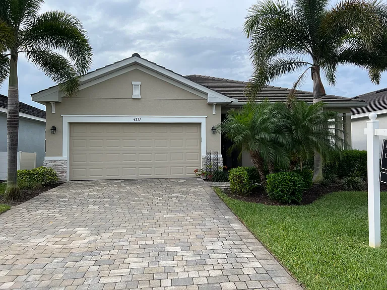 4351 Bluegrass Dr — Photo 1