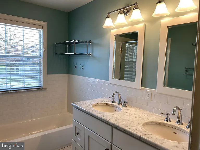 4 Kensington Ct — Photo 22