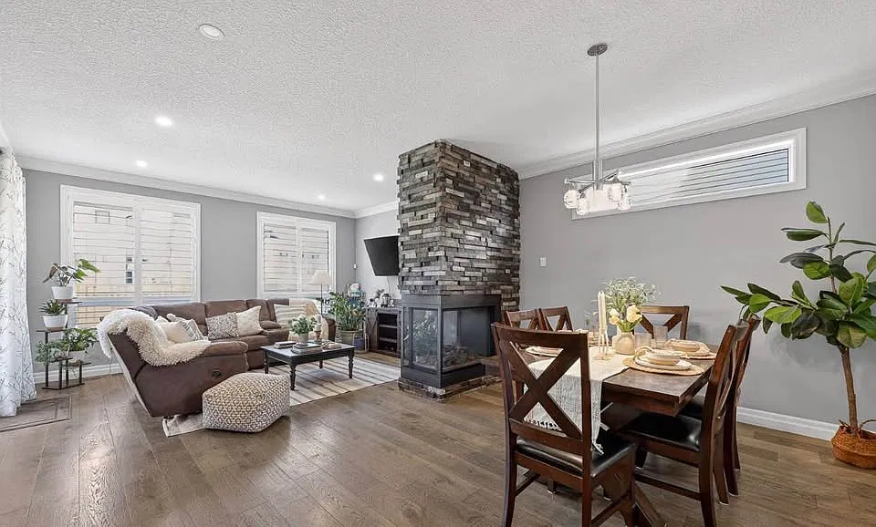 4 bed, 2.5 bath, $3,100 — Photo 2