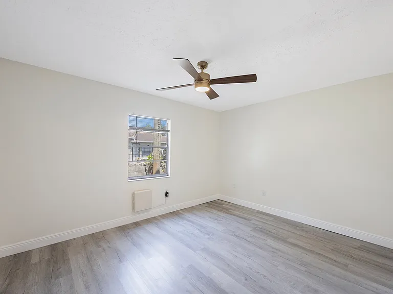 3111 W Horatio St #206 — Photo 8