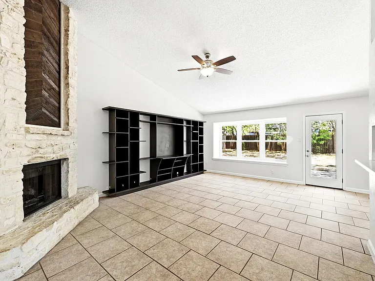 2702 Goldbridge Dr — Photo 6