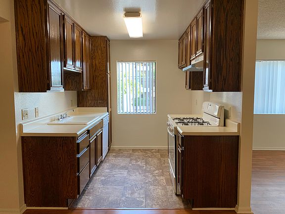 3rd image of 436 E Magnolia Blvd #206