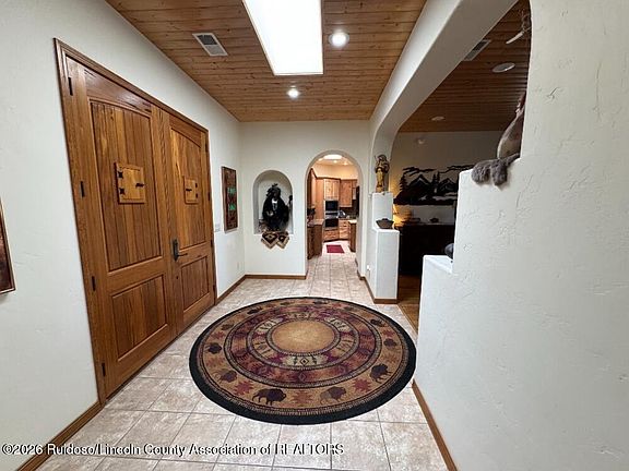 5th image of 809 High Mesa Rd