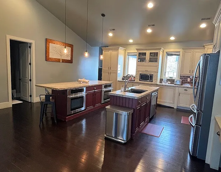 3391 E Santa Rosa Ave — Photo 4