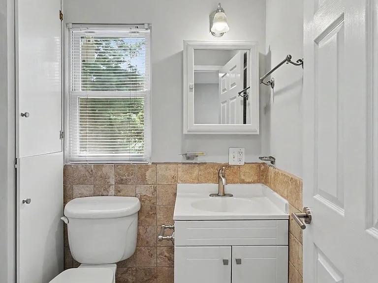 1106 Arcola Ave — Photo 25