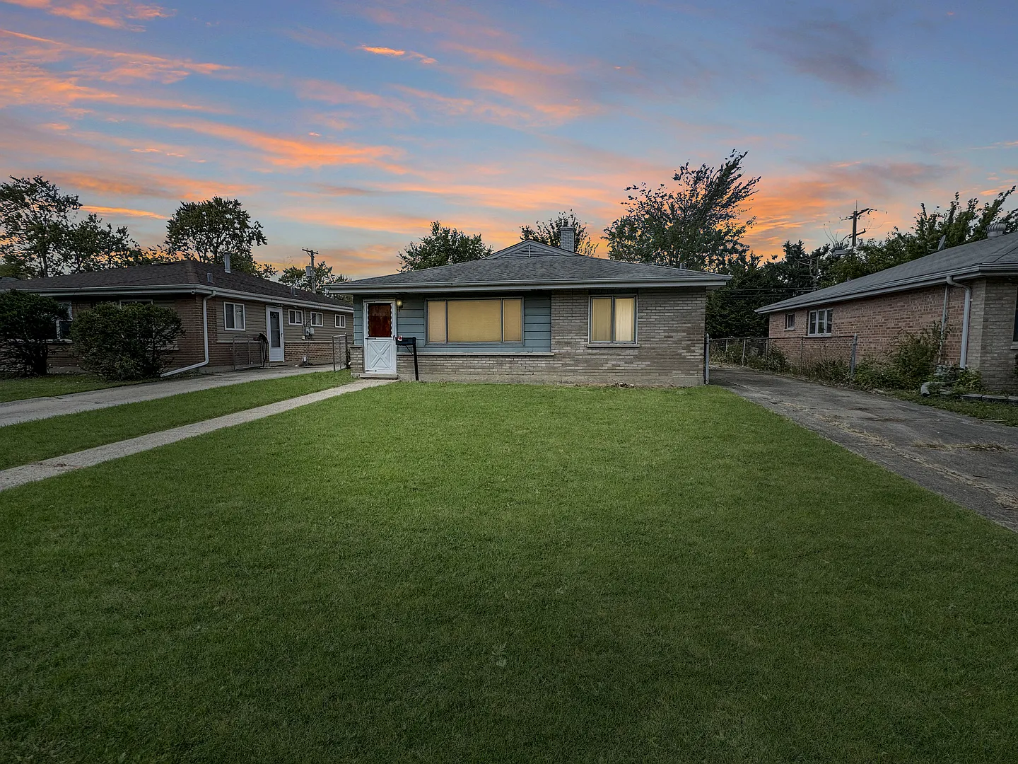 1408 Hirsch Ave photo 1