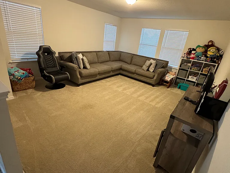 405 Los Cobos Ln — Photo 13