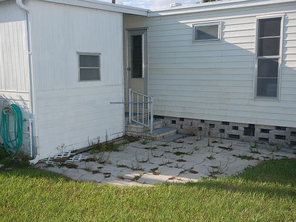 2nd image of 392 Buccaneer Dr