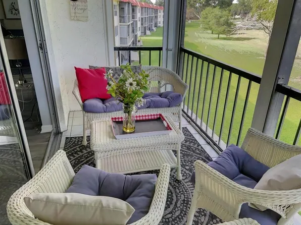 9300 N HOLLYBROOK LAKE Drive S #304, Pembroke Pines, FL 33025