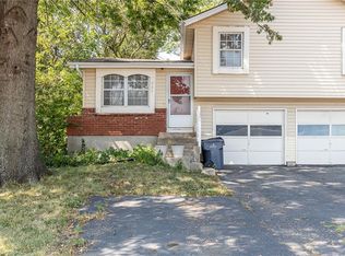 905-907 N Jan Mar St, Olathe, KS 66061