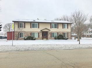 470 Echo Ln, Aurora, IL 60504
