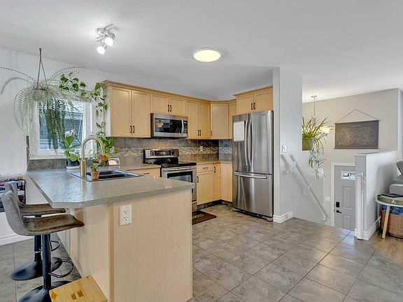 2nd image of 51 Ponderosa Ave