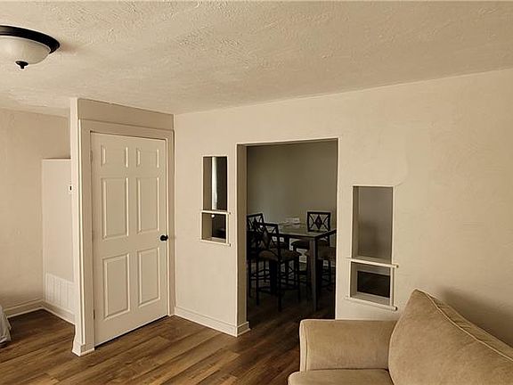 5th image of 2307 Blake Ave