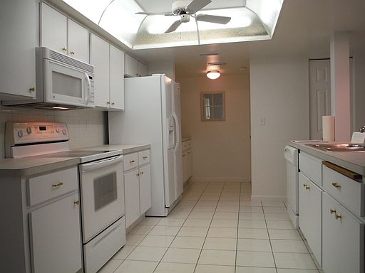 4th image of 2728 Demaret Dr