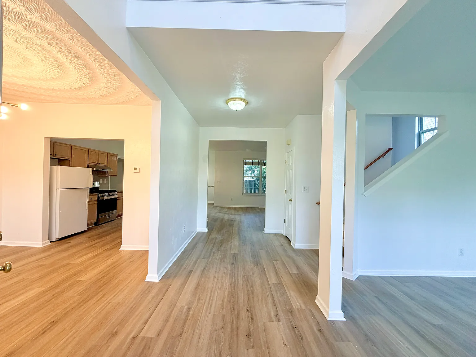 5 bed, 2901 sqft, $3,295 — Photo 4
