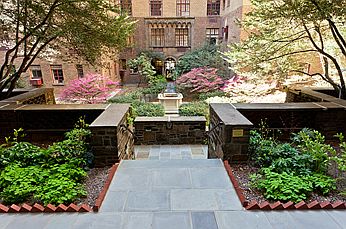 5th image of 116 E 68th St APT 10B