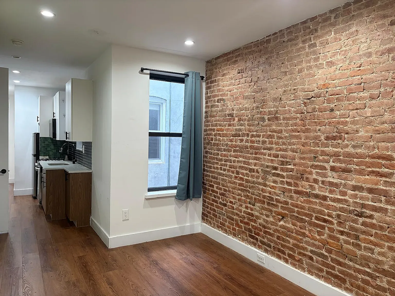 1889 Cornelia Street — Photo 2