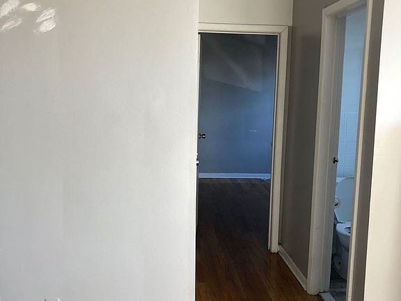 5th image of 25 Linden Ave #B04