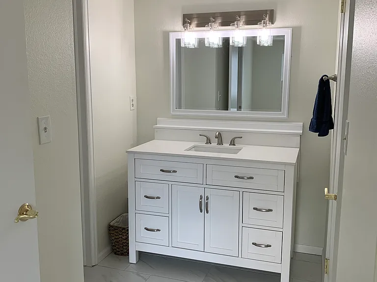 6380 Oak St #302 — Photo 8
