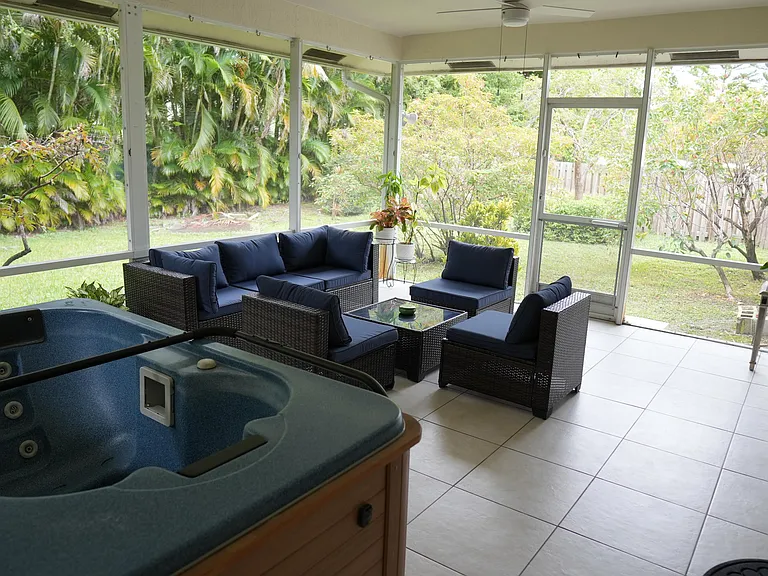 821 SW 13th Ct — Photo 6