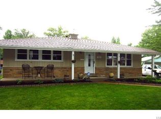 7829 Clymer Dr, Saint Louis, MO 63123