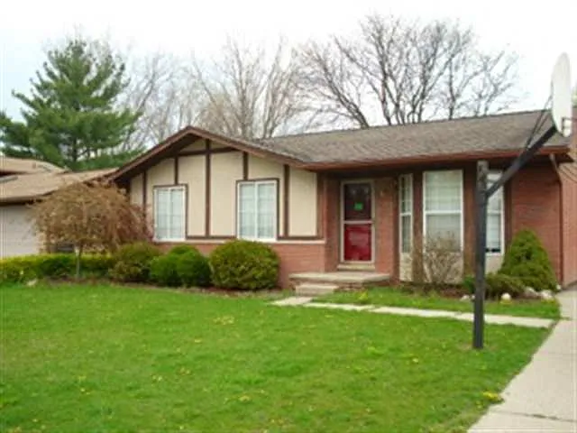 34325 Shorewood Dr photo 1
