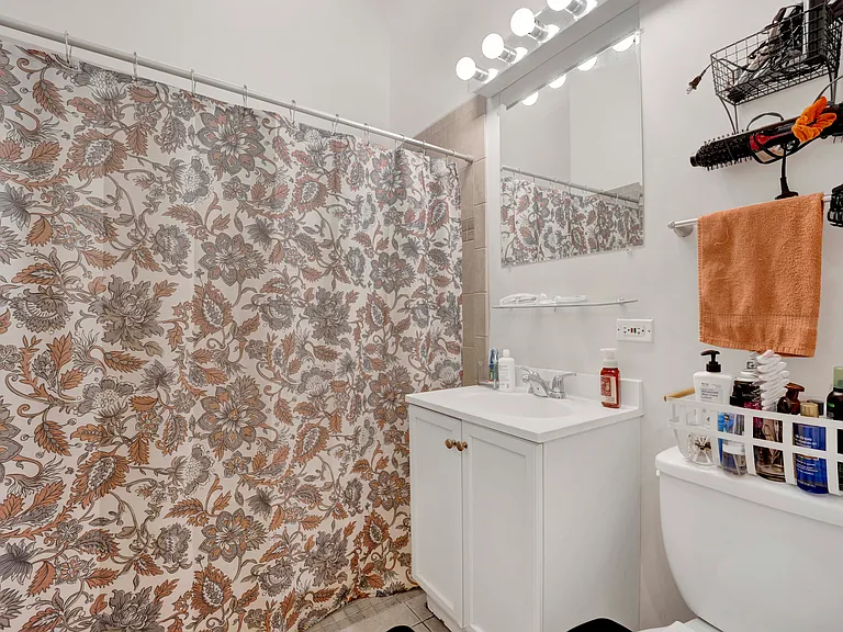 2143 N Western Ave #1F — Photo 12