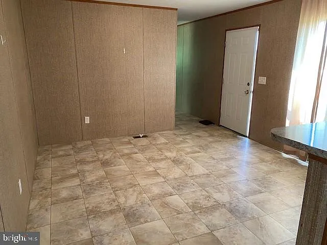 3 bed, 924 sqft, $1,600 — Photo 3